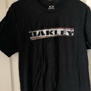Men’s Oakley T-shirt!